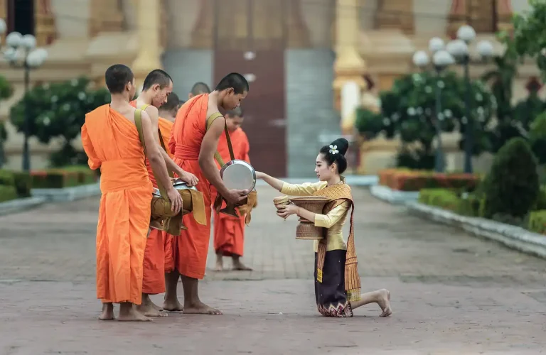 รีบขวนขวายในความดี ห้ามจิตเสียจากความชั่ว